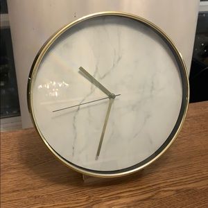 4/$15 Gold and marble design clock